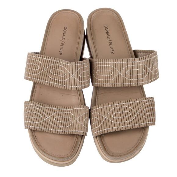 Donald Pliner Neutral Color Slides Size 10 - Picture 3 of 5